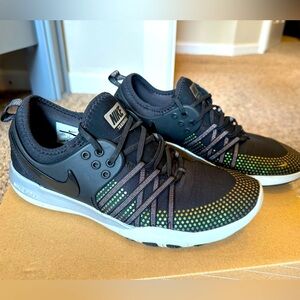 🎉Host Pick! 🎉 Nike Free TR 7 Metallic Black-Size 8.5